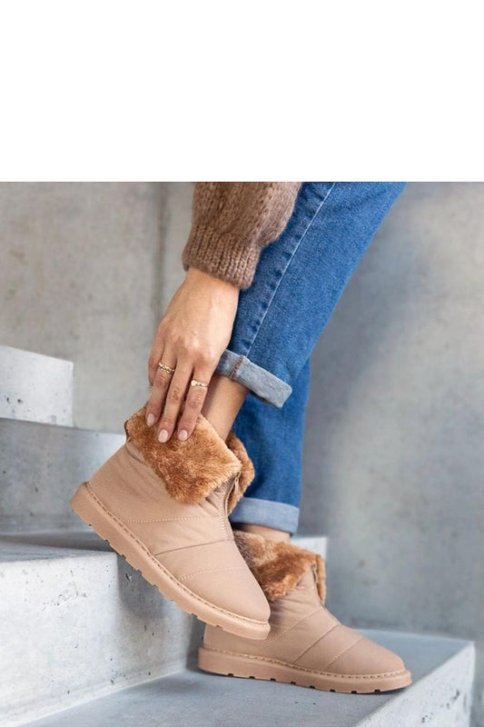 Solea Insulated Snow Boots in elegant beige with Edidda collar, showcasing a stylish high platform design for a luxurious winter look.