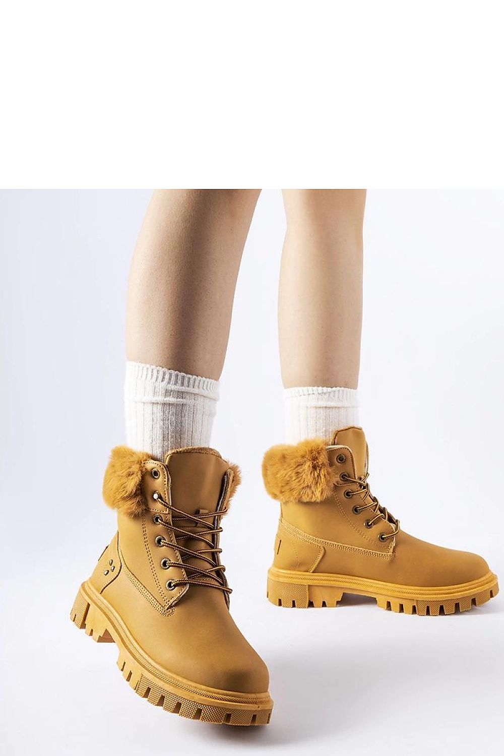 Solea Brown High-Top Sneakers EU 36-41 | US 5.5-10.5, featuring luxurious faux fur and insulated comfort, perfect for winter styling.