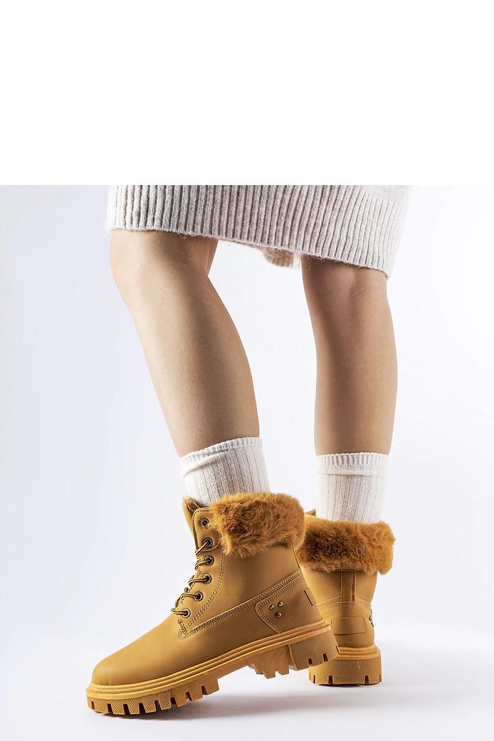 Solea stylish brown high-top sneakers with faux fur and insulated comfort, perfect for elegant winter wear. Crafted from eco leather, ideal for cold days.