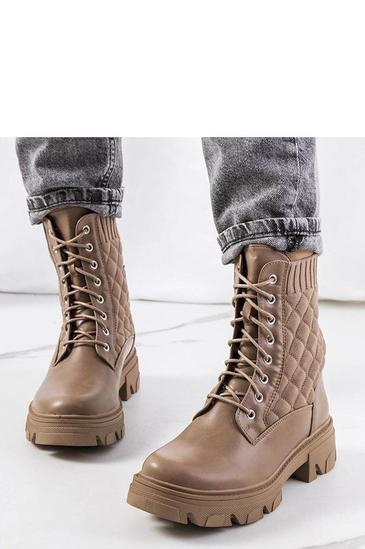 Chic Solea Lujan ankle boots with trendy trekking sole, designed for comfort and elegance in EU sizes 36-41.