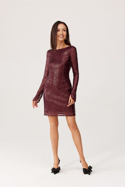 Roco Fashion sequin evening dress, featuring a beautiful deep neckline and long sleeves, ideal for a sophisticated evening look.