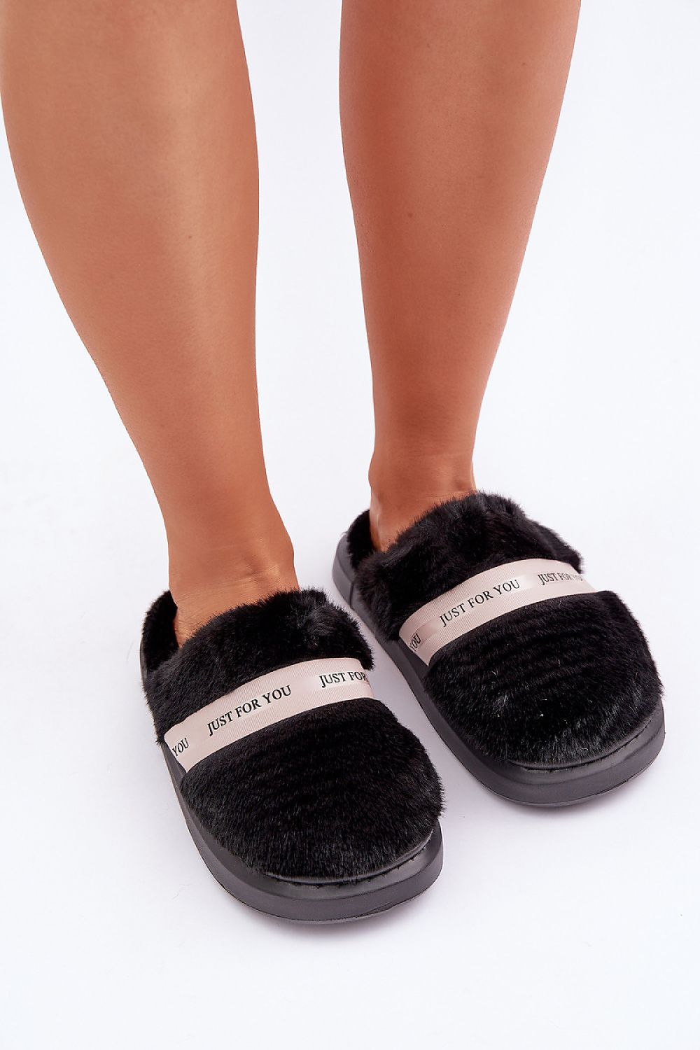 Stylish furry women's slippers by Step in style, embodying warmth and sophistication for the ultimate home footwear.