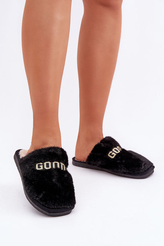 Luxurious Women's Fur Slippers by Step in Style, showcasing stylish comfort for EU sizes 36-41 and US sizes 5.5-10.5, perfect for home footwear.