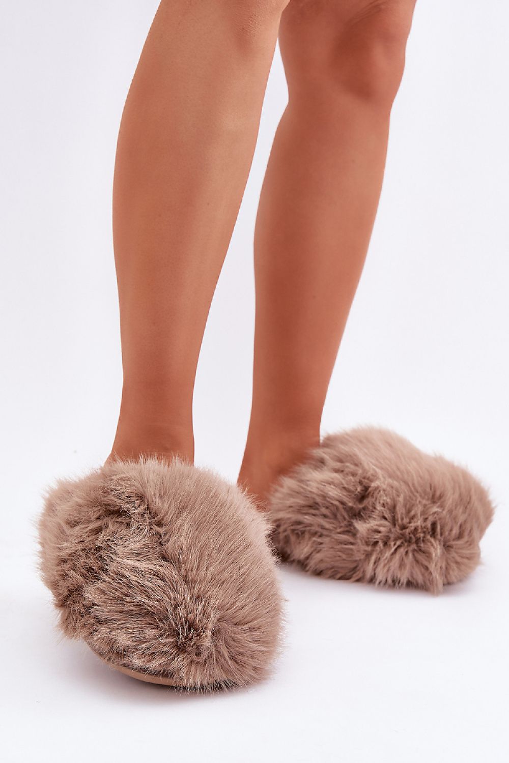 Step in Style Luxury Women's Fluffy Fur Slippers - Opulent fur details and warm coverage for winter, EU 36/37, US 6.