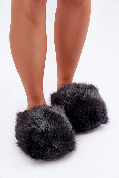 Opulent Luxury Women’s Fluffy Fur Slippers from Step in style, EU 36/37 | US 6, ensuring warmth and elegance for cozy winter moments.