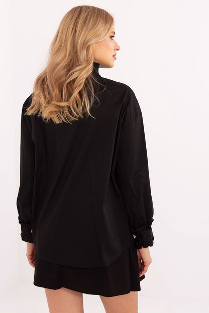 Italy Moda elegant long sleeve cotton shirt styled with a minimalist look, ideal for sophisticated everyday outfits.
