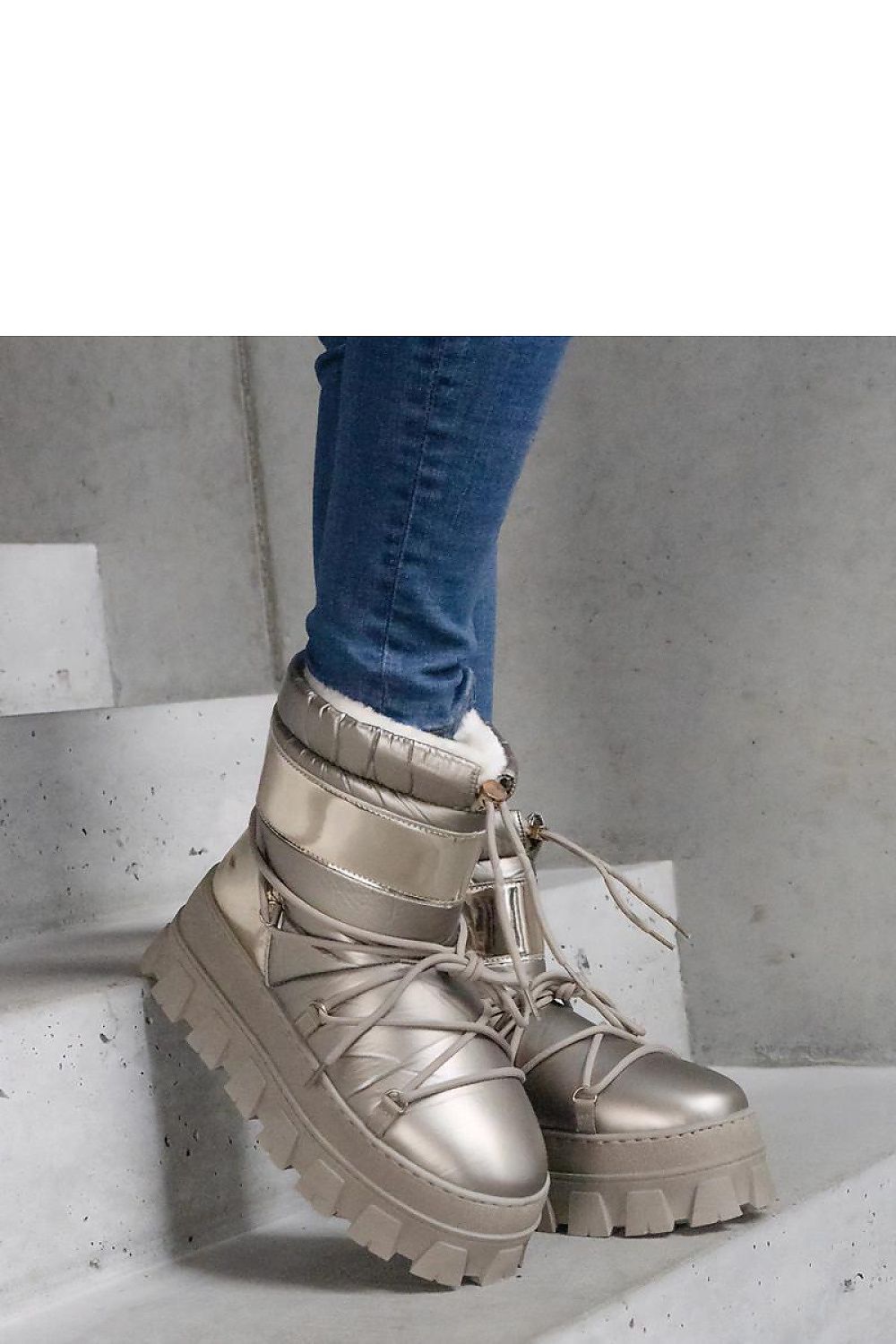 Solea Golden Snow Boots with Platform - Insulated Winter Style EU 36-41 | US 5.5-10.5 displaying elegant round toe design and gold-colored rubber sole, perfect for autumn/winter.