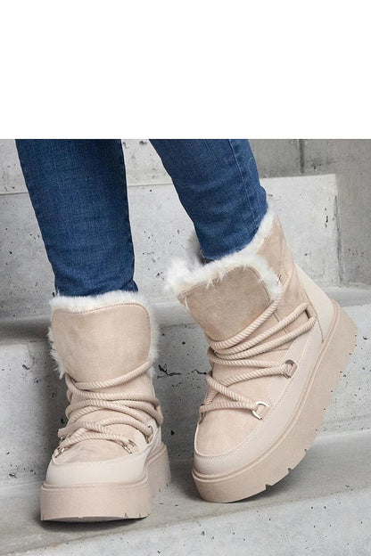 Stylishly crafted Solea Black Snow Boots For Women on the Andra platform, blending fashion with function. Comfortable and warm, available in EU sizes 36-41 and US sizes 5.5-10.5.