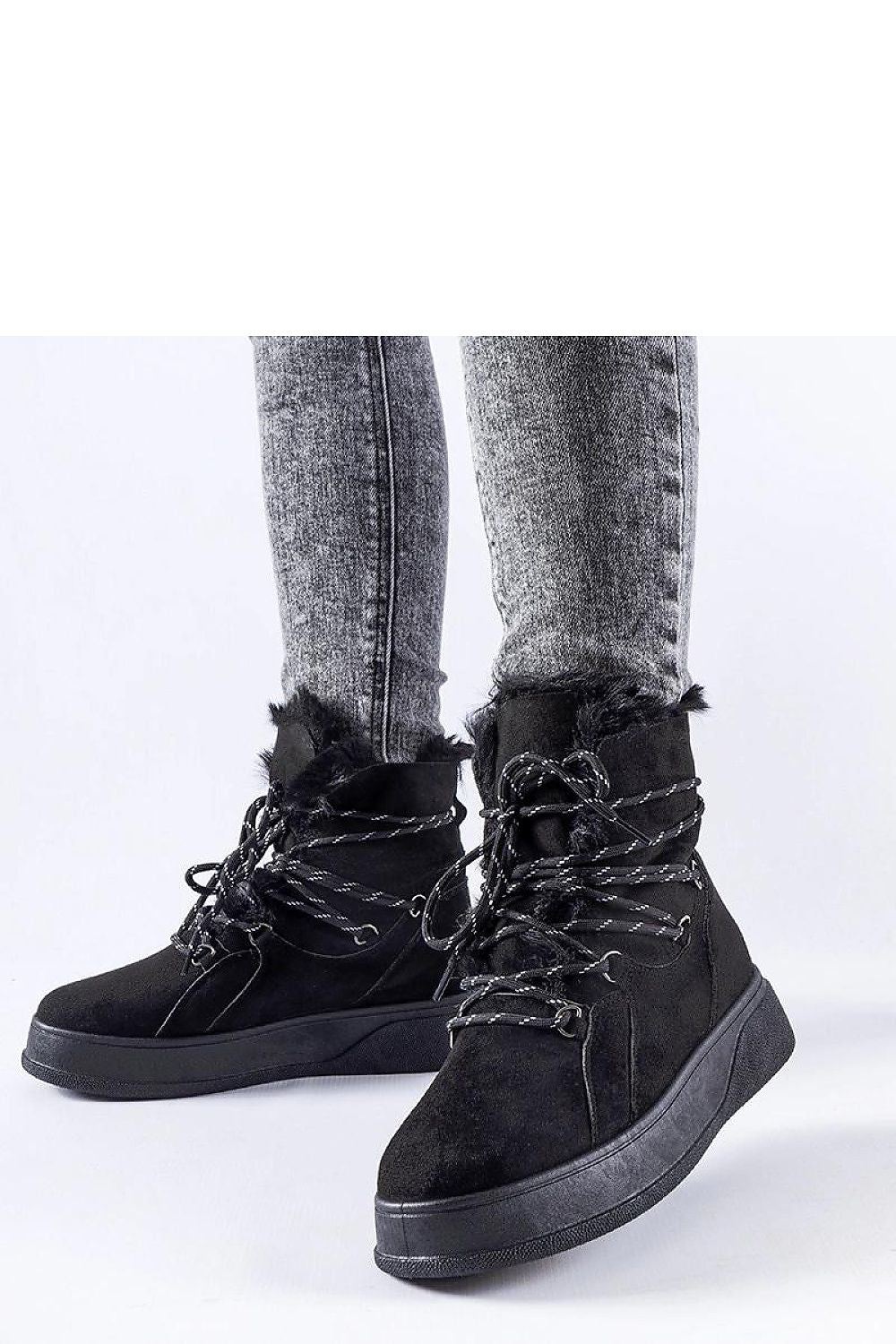 Elegant black snow boots by Solea on Rancourt platform, showcasing high-quality synthetic leather and round toe design, ideal for winter fashion.