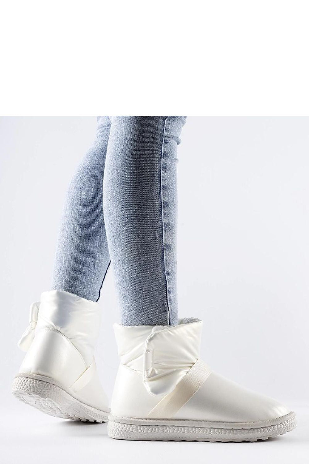 Solea's chic brown snow boots Delaune with insulated comfort, designed for both style and warmth in winter.