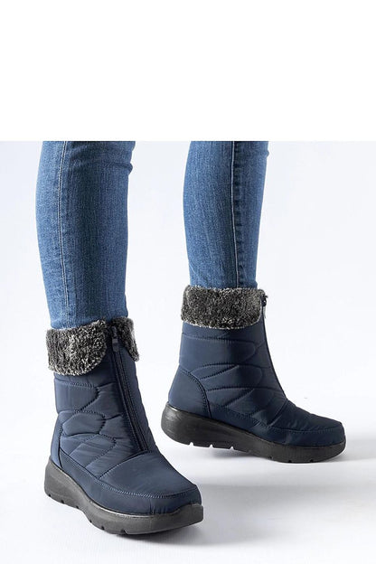 Solea navy blue snow boots with insulated and moisture-resistant qualities, designed for comfort and style in cold weather.
