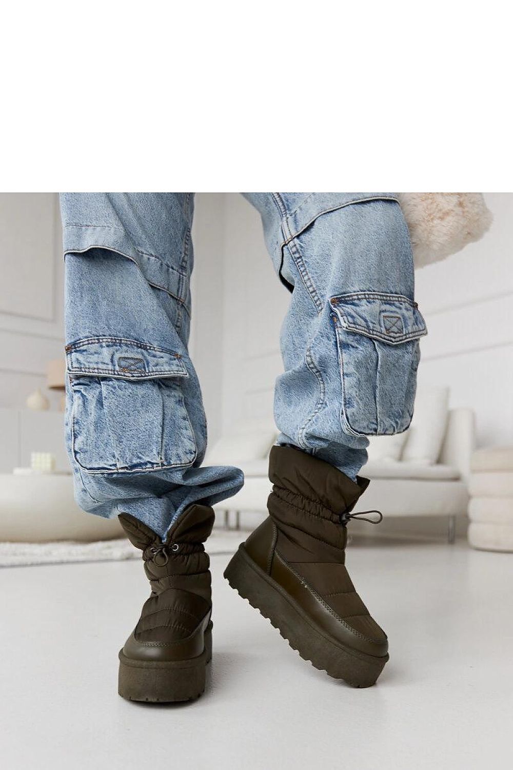 Luxury Solea Women's Green Insulated Snow Boots on Polk Platform, crafted for style and warmth, featuring a rubber sole for superior grip and easy slip-on design, EU sizes 36-41.