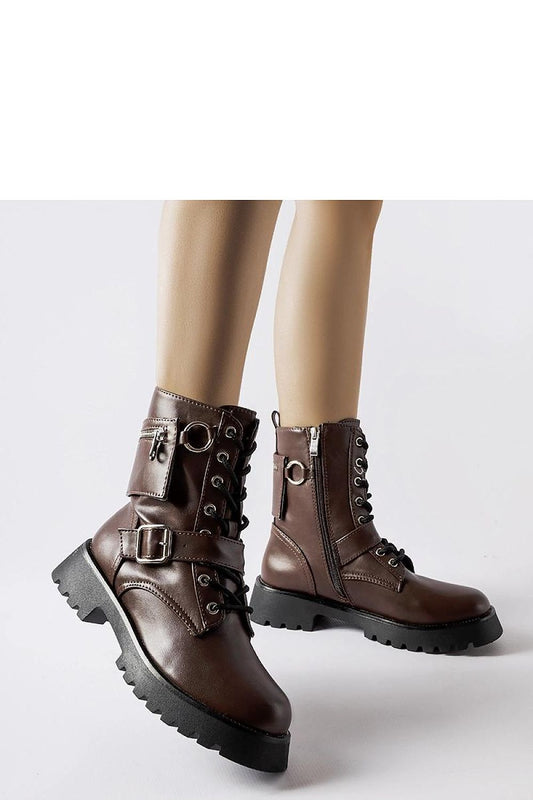 Solea Women's elegant brown insulated ankle boots featuring a stylish Manzoni pouch, perfect for modern winter fashion.