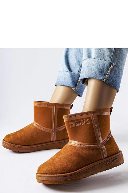 Elegant women's brown snow boots by Solea, showcasing eco-friendly leather and slip-on design, perfect for trendy winter styles and optimal warmth.