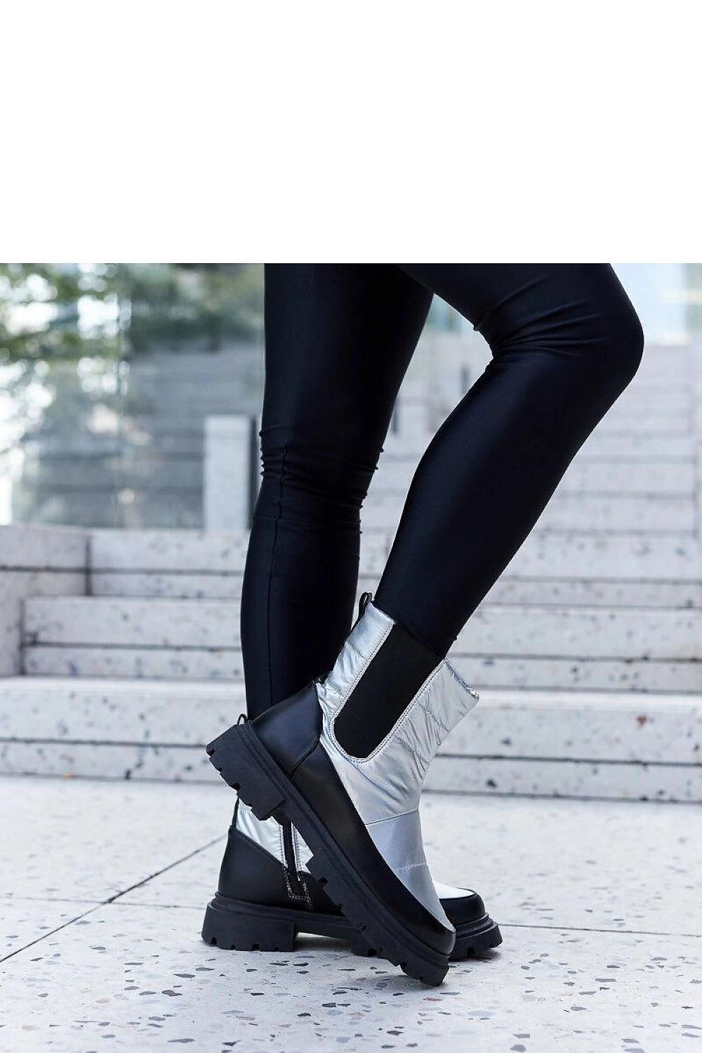 Solea Galvani Snow Boots in a metallic finish, highlighting insulated features ideal for elegant winter wear and exceptional comfort.