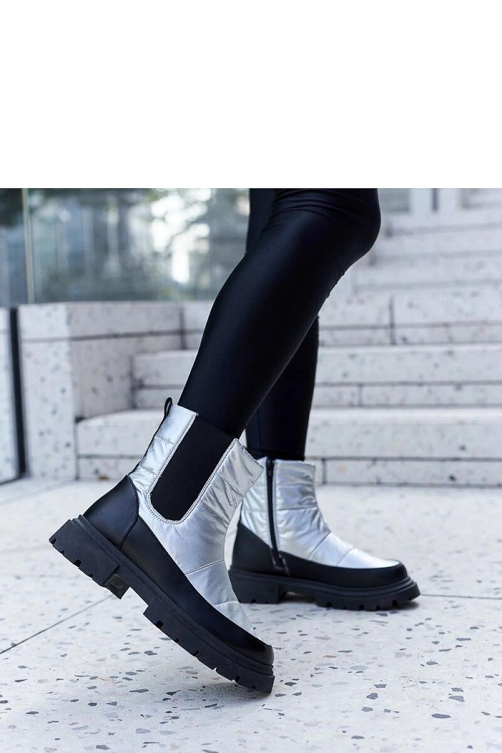 Solea Women's Metallic Insulated Snow Boots Galvani presented in various sizes, emphasising their fashionable yet functional design for winter adventures.