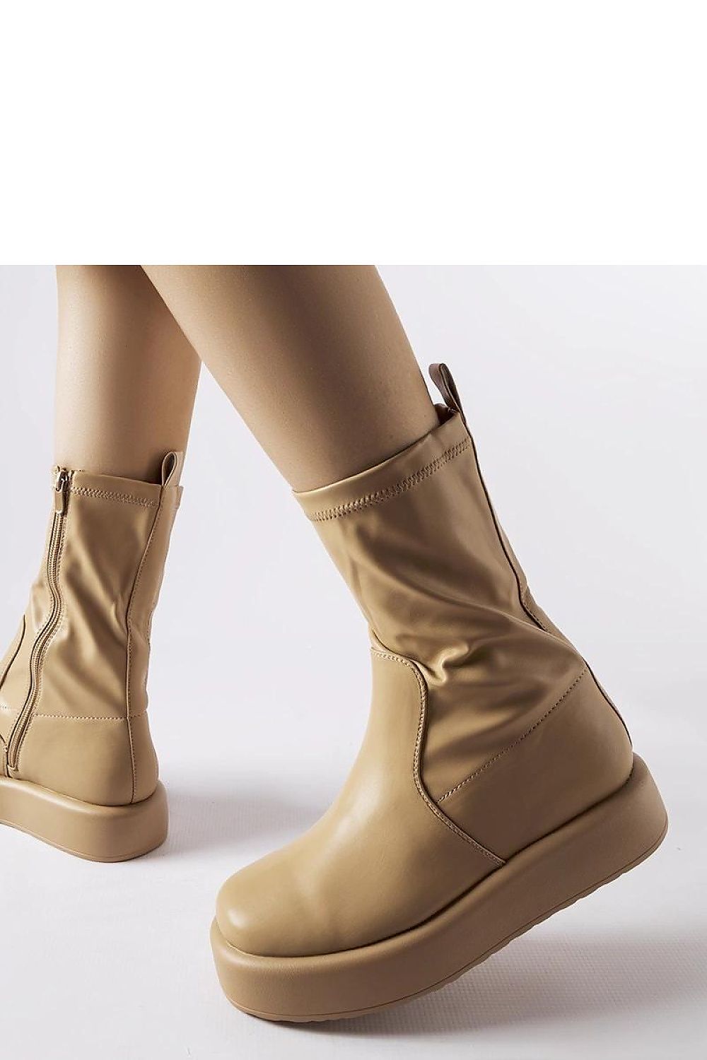 Chic and functional ankle height beige platform boots from Solea, perfect for any occasion with easy zip fastening and stylish appeal for discerning consumers.
