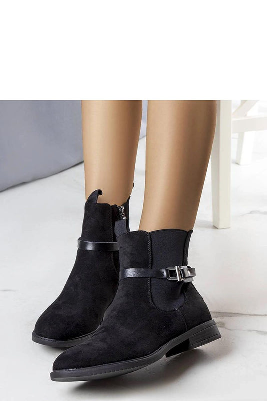 Luxury black insulated ankle boots Odila by Solea made of eco-friendly suede, perfect for autumn-winter wear.