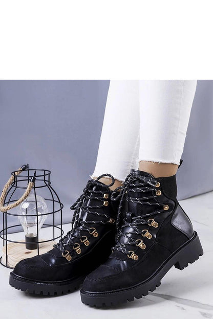 Elegant Luxury Black Insulated Work Boots Leneo by Solea, showcasing stylish design and high-quality ecological leather, perfect for autumn and winter.