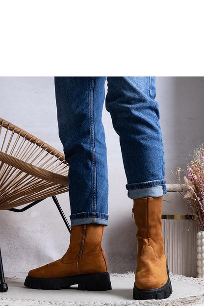 Chic platform ankle boots in brown faux suede, beautifully crafted by Solea, offering both insulation and an eye-catching aesthetic.