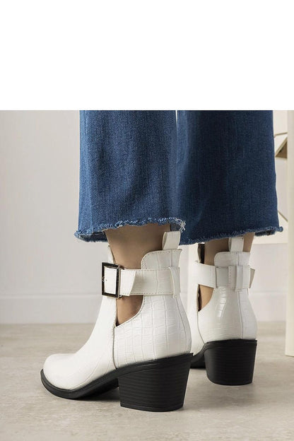 Luxuriously crafted eco leather ankle boots by Solea, showcasing a 6 cm heel and lined interior for comfort.