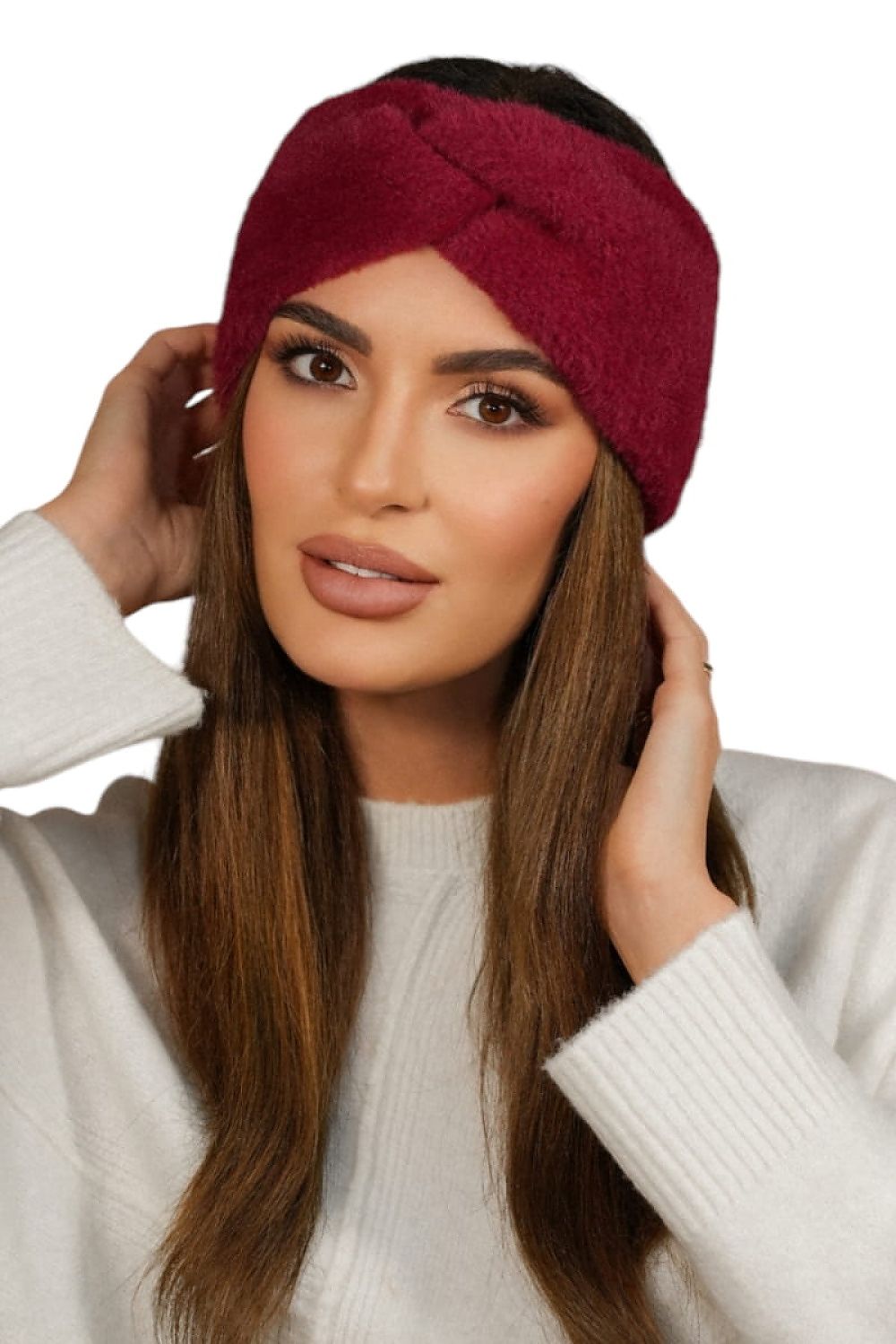 Kamea Yoshi Winter Fluffy Headband styled with matching accessories, capturing the essence of winter elegance and warmth for fashionable women.