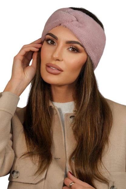 Kamea Yoshi Winter Fluffy Headband's chic loop detail, emphasizing elegance and style, suitable for winter outings.