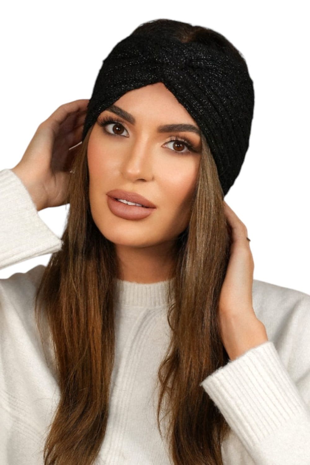 High-quality Kamea headband in navy blue, showcasing a fashionable design ideal for enhancing autumn outfits.