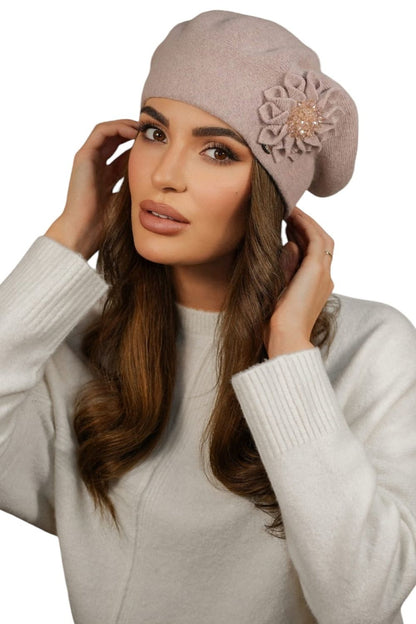 Elegant handmade Kamea wool beret featuring a stunning peony flower decoration, crafted from premium wool and polyamide for warmth and style.