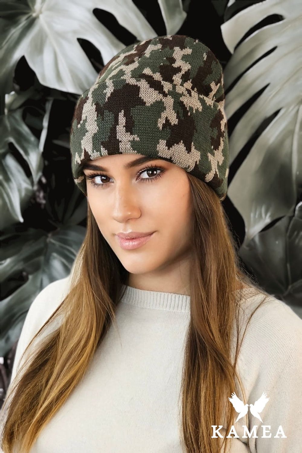 Kamea Ventura Beanie in khaki with camouflage pattern, ideal stylish winter hat for men and women, made of high-quality yarn for ultimate warmth and comfort.
