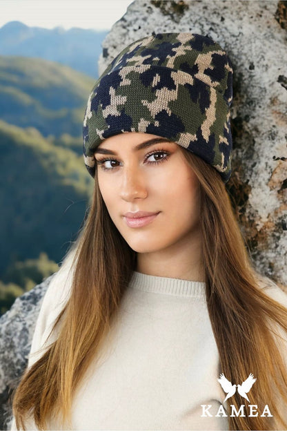 Close-up of the Kamea Ventura Beanie showcasing its luxurious fabric and stylish cuff, the perfect accessory for autumn-winter fashion.