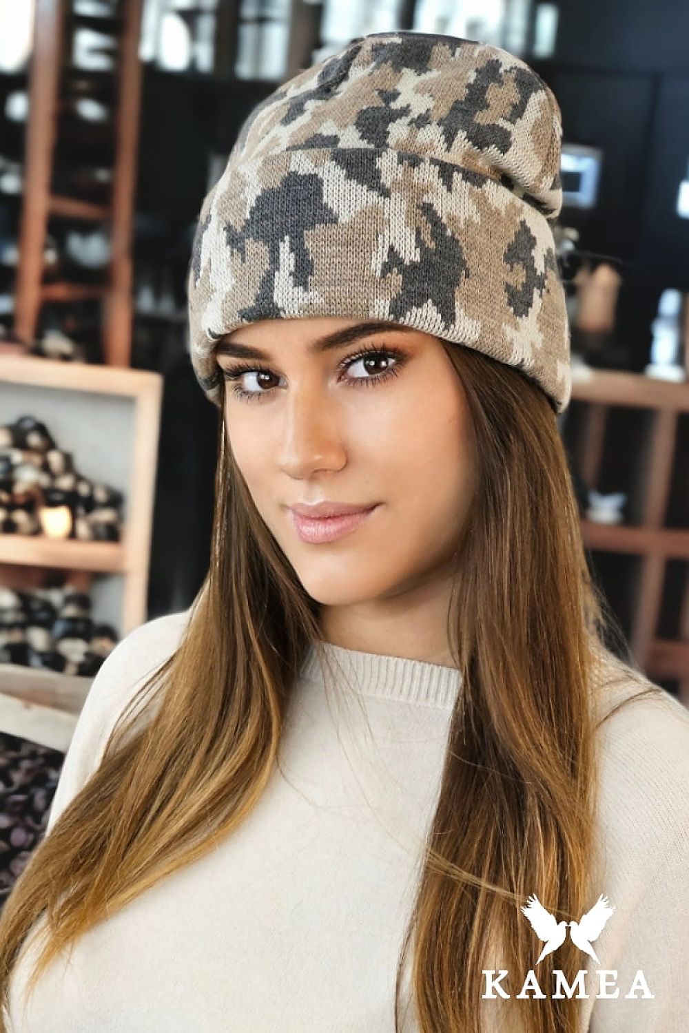 Elegant close-up of Kamea Ventura Beanie's quality yarn and wide cuff, exuding warmth and comfort for the discerning wearer.