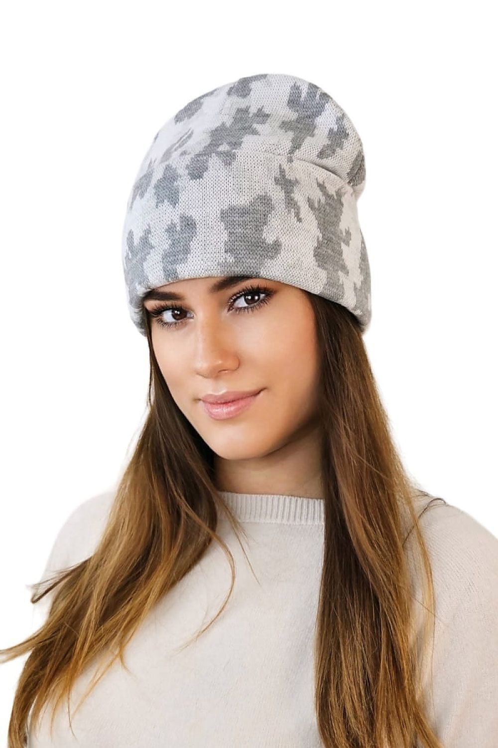 Kamea Ventura Beanie in khaki with a stylish camouflage pattern, a luxurious winter hat for both men and women, ideal for enhancing autumn-winter fashion. Features a warm wide cuff design.