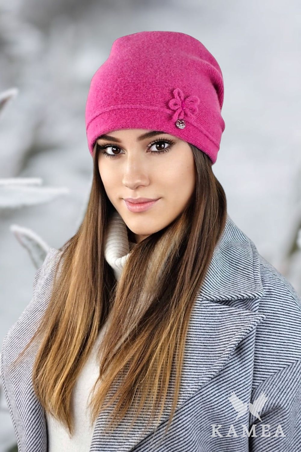 Elegant raspberry wool hat by Kamea, featuring beaded bows and a perfect fit for autumn-winter styling, size EU 56, US M.