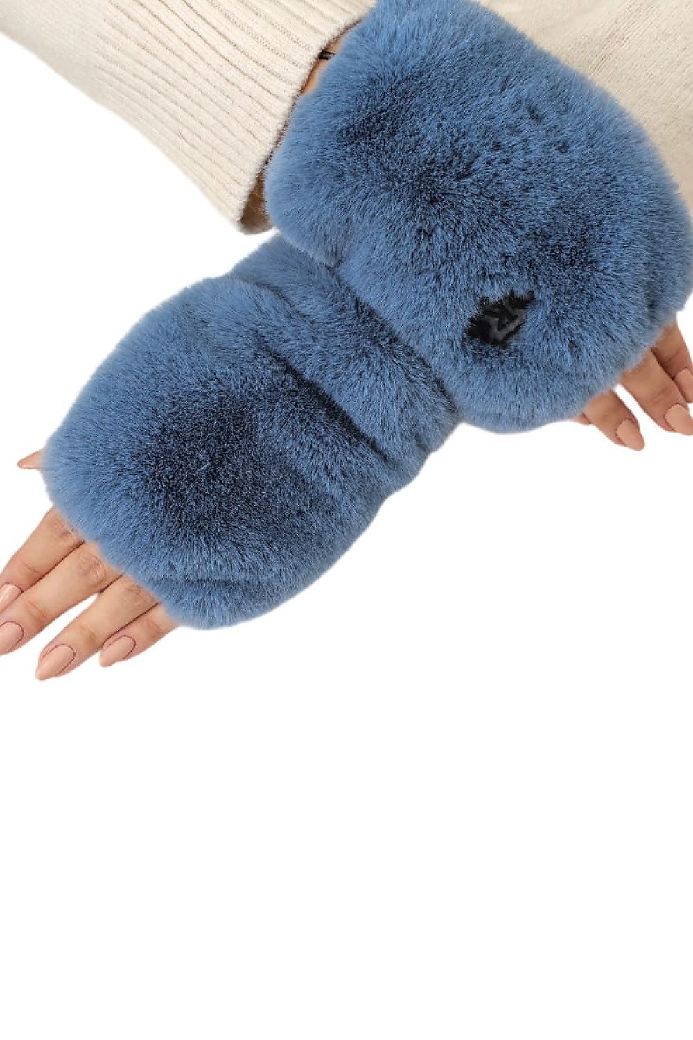 Luxury Kamea fingerless gloves in soft ecological fur, elegant design with finger cutouts, perfect for style and comfort.