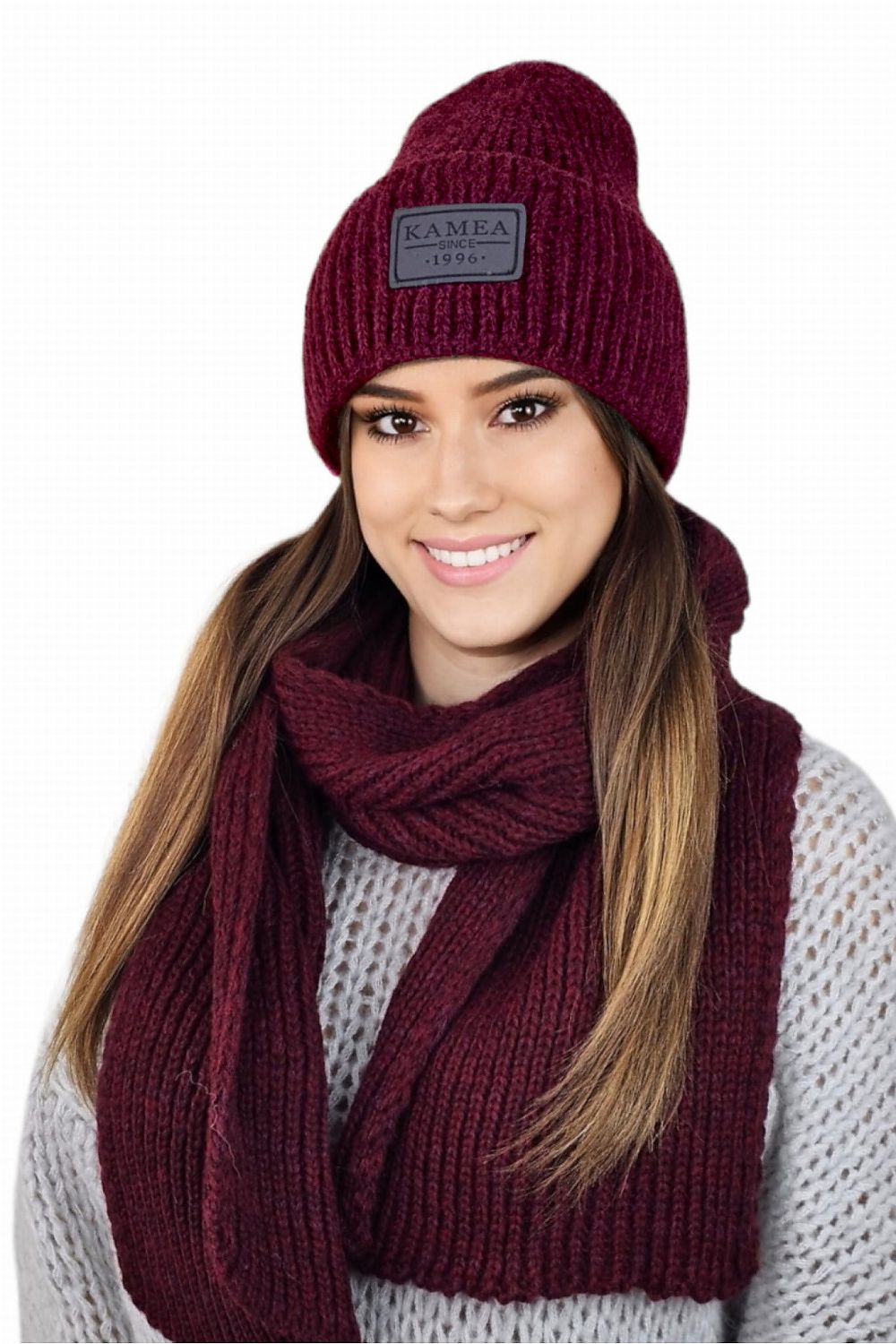 Luxurious burgundy wool winter hat by Kamea, crafted with mohair and alpaca blend, featuring an eco-leather logo, perfect for stylish cold-weather ensembles.