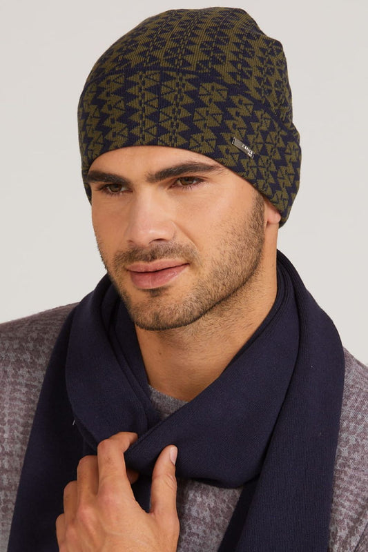 Close-up of Kamea Pablo men’s winter hat demonstrating its soft viscose texture and unique two-tone pattern for a sophisticated look.