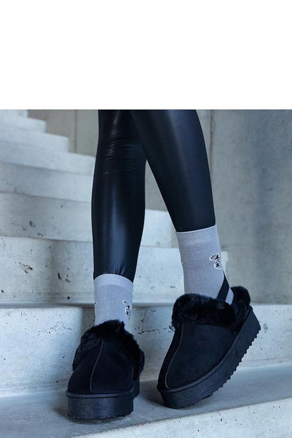 Luxurious Solea green fur-trim platform slippers featuring a stylish elastic band, perfect for winter comfort and elegance.