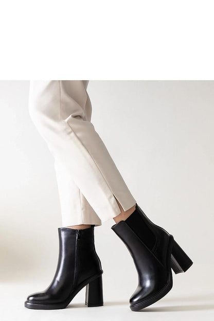 Almase black eco leather stiletto heel boots by Solea, featuring a chic design, zipper closure and a comfortable 9 cm heel, ideal for elegant everyday wear.