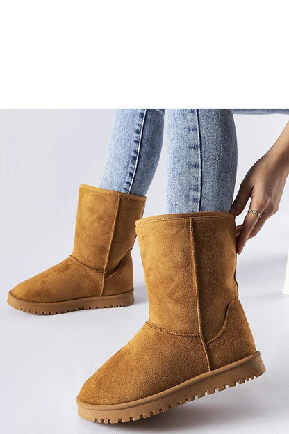 Solea luxurious brown insulated snow boots showcasing elegant footwear design, perfect for winter comfort and style.