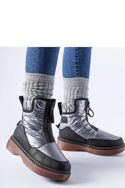 Solea Callisto Grey Insulated Snow Boots featuring a stylish design, durable rubber exterior for maximum cold protection, and flat heel for stability, perfect for winter fashion and comfort.