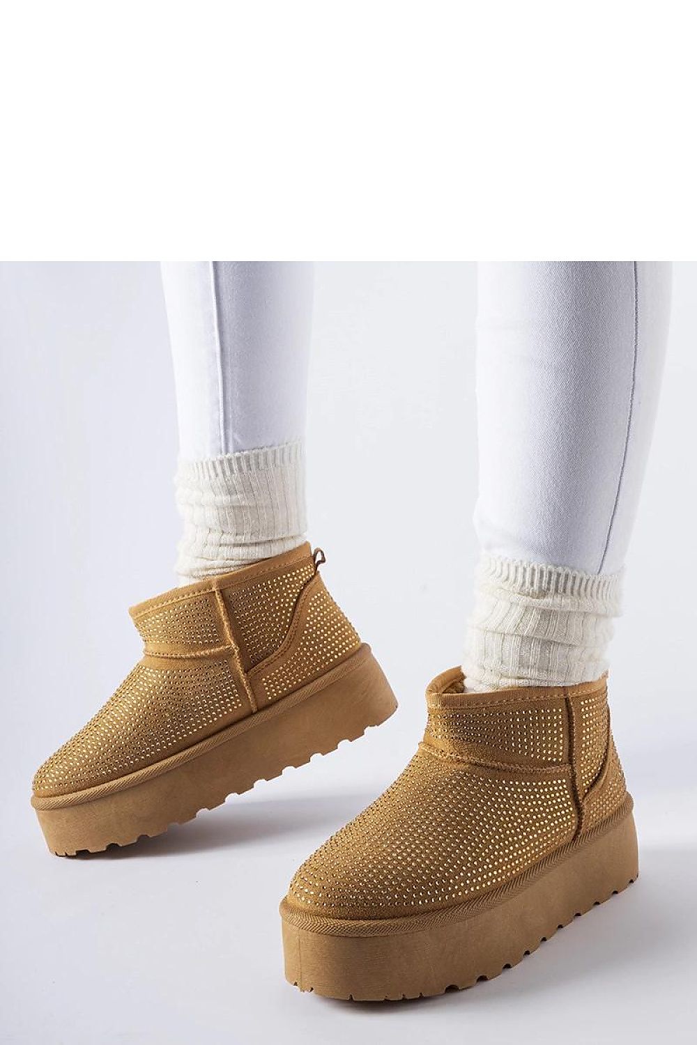 Solea elegant brown Sonora snow boots featuring zircon embellishments, showcasing their luxurious design and modern style.