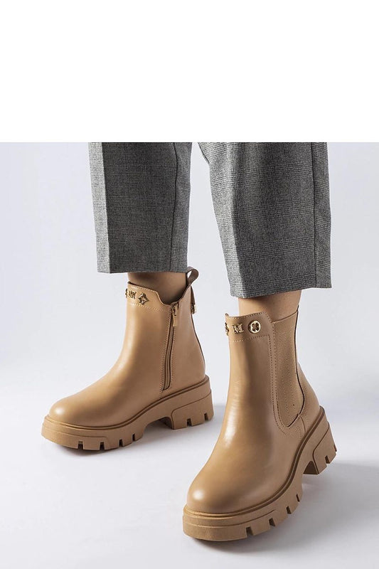 Luxurious Federica beige insulated boots by Solea featuring a chic round toe design and stylish side zipper, ideal for autumn and winter fashion.