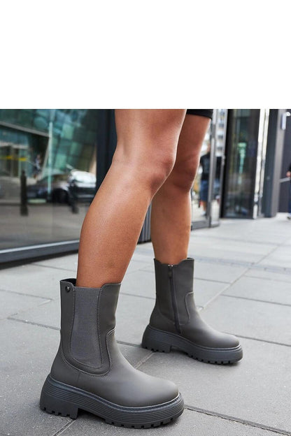 Solea Rinaldo Green Platform Boots in eco leather, showcasing elegant ankle height with a stylish zipper closure, perfect for autumn sophistication.