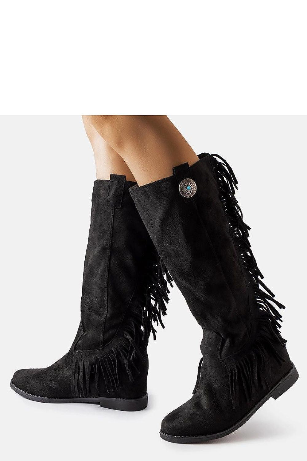 Solea's insulated black platform buskin boots for women, combining eco-friendly materials with sophisticated style, perfect for modern elegance.