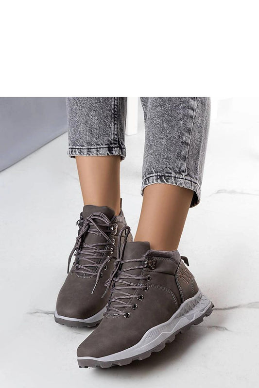 Elegant grey Solea Adleri women's trapper boots with a rubber sole and lace-up closure, designed for stylish winter wear.