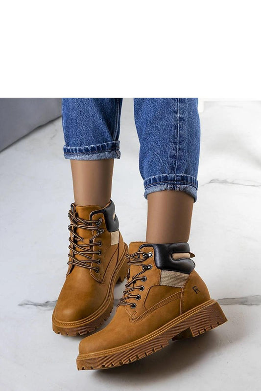 Luxurious Solea Brown Nadel Trapper Boots featuring a flat sole and warm fur interior for ultimate comfort.