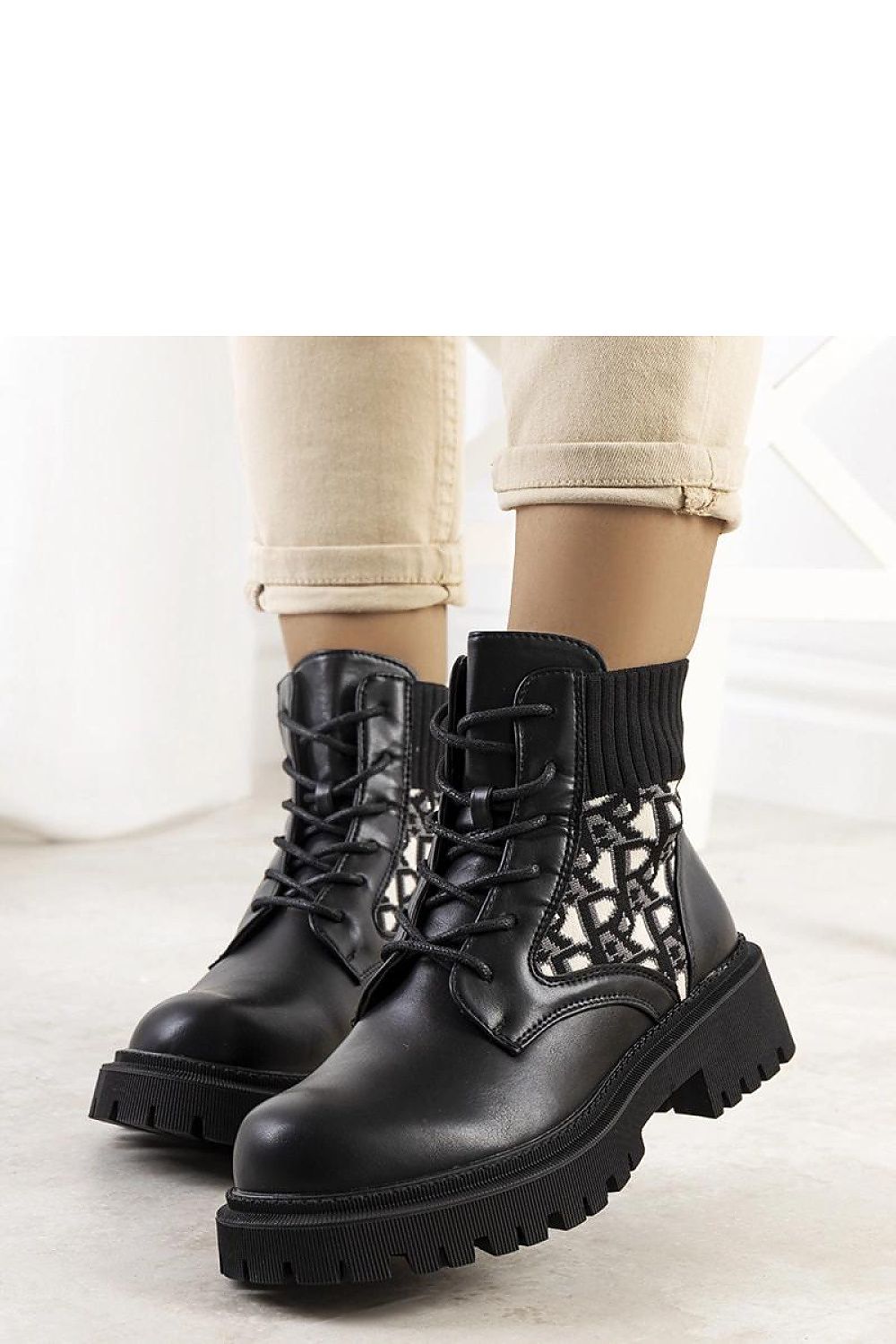 Close-up of Solea Giganti Black Elastic Boots featuring high-quality materials and a sleek design, perfect for seasonal wear.