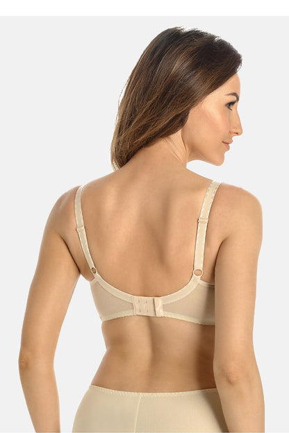 Elegant Teyli Underwire Bra showcasing a timeless design with adjustable straps for ultimate fit and luxury comfort, suited for all body types.