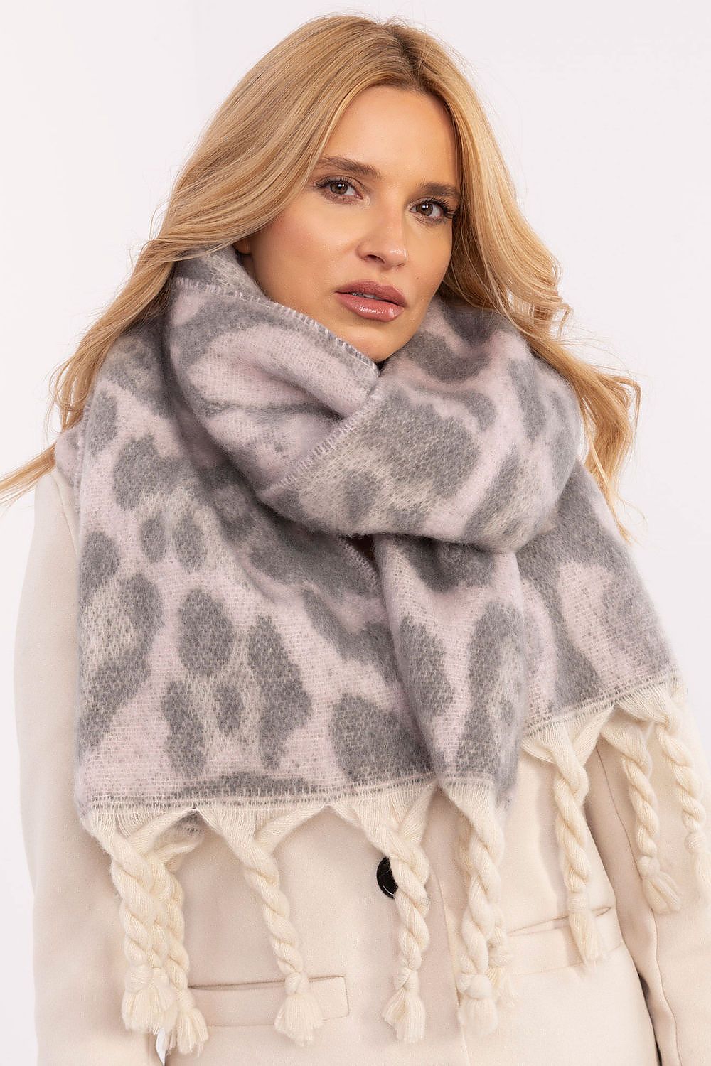 Elegant 214 cm polyester shawl scarf with animal motif and decorative fringes by AT, perfect for adding a stylish touch to your winter outfit.